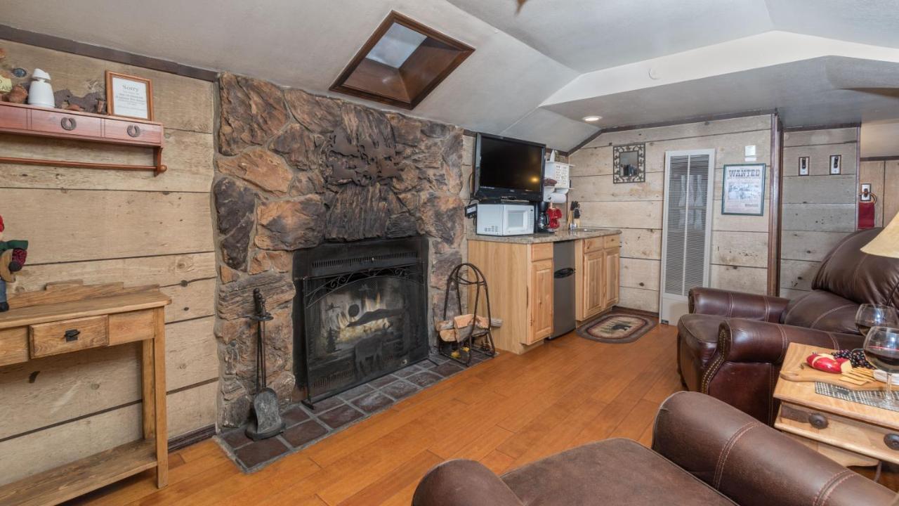 Whispering Pine Cabins رويدوسو، نيومكسيكو المظهر الخارجي الصورة